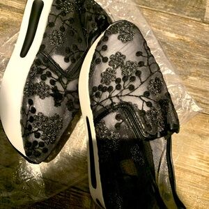 Chic Black Lace Slip-On Sneakers